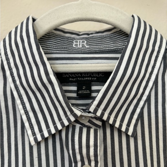 Banana Republic Riley Tailored Fit Button Down Striped Shirt - Picture 2 of 3
